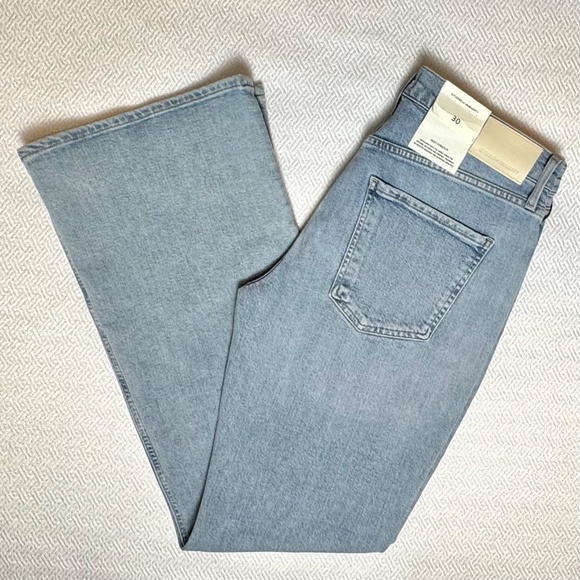 NWT CITIZENS OF HUMANITY Isola Flare Mid Rise Jeans Pegasus Blue Size 30 L32 - Picture 3 of 15